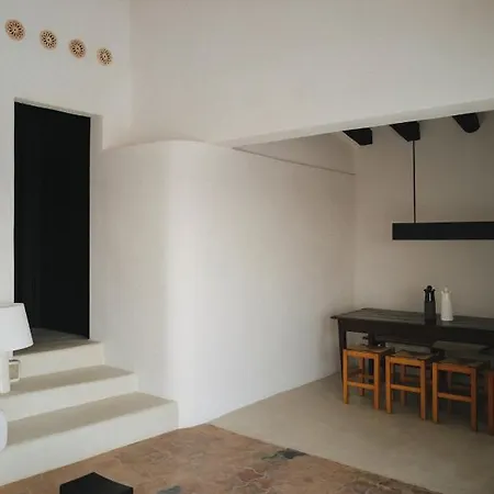فيلة Aire House *