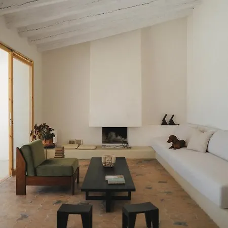 فيلة Aire House *