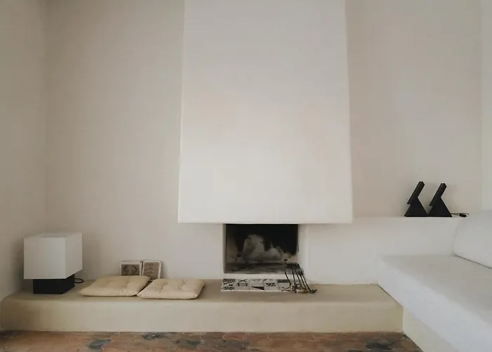 فيلة Aire House *